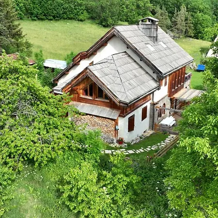 Serre Cambeou Piscine&spa * Saint-Chaffrey
